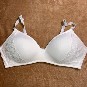 Parisian Intimates‎ Women 42C White Light Pad Wireless Adjustable Strap Bra (R)